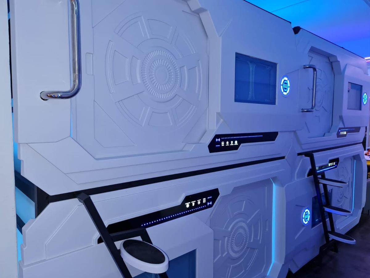 Galaxy Pods Capsule Hotel Boat Quay Singapura Exterior foto