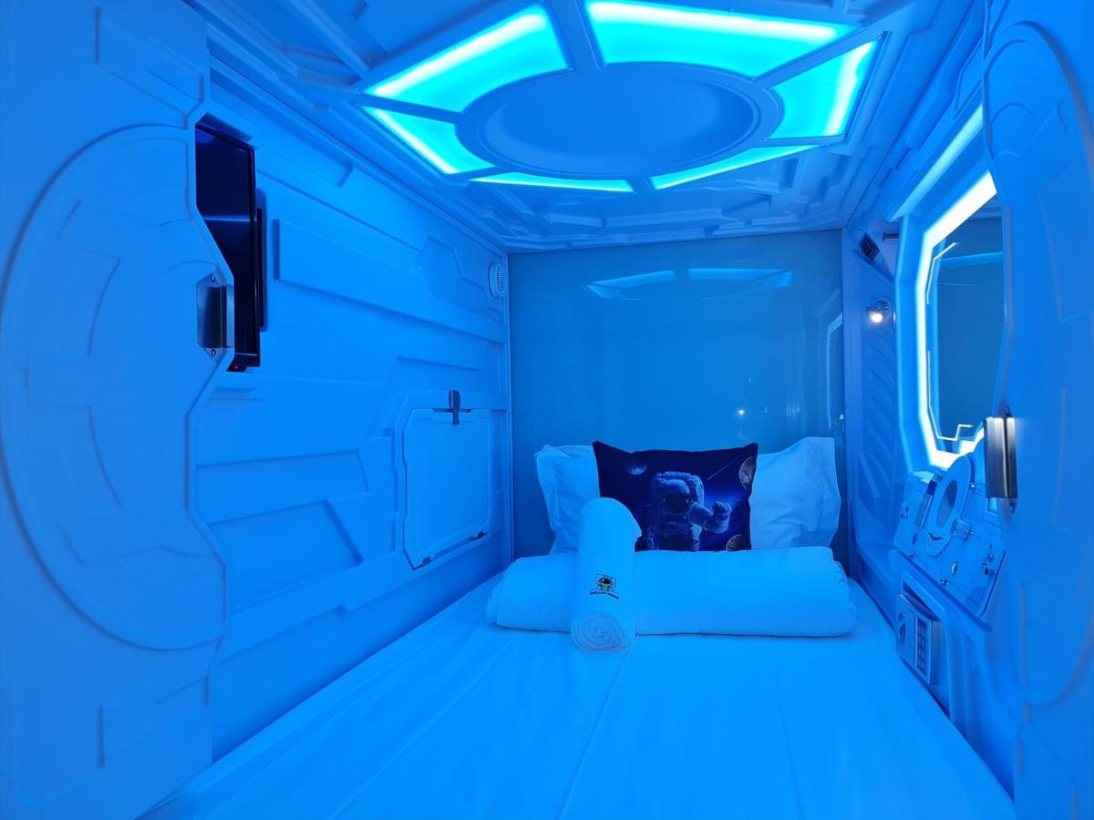 Galaxy Pods Capsule Hotel Boat Quay Singapura Exterior foto