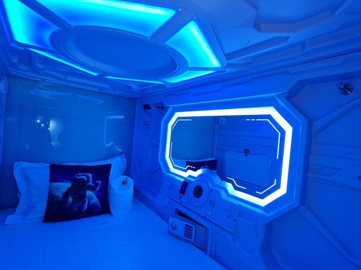 Galaxy Pods Capsule Hotel Boat Quay Singapura Exterior foto